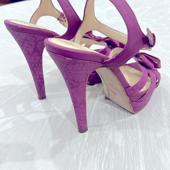 🎀 Isola Snakeskin Heels 8.5 - Picture 6 of 7